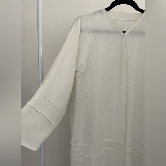 White abaya with white scarf - Picture 2 of 2